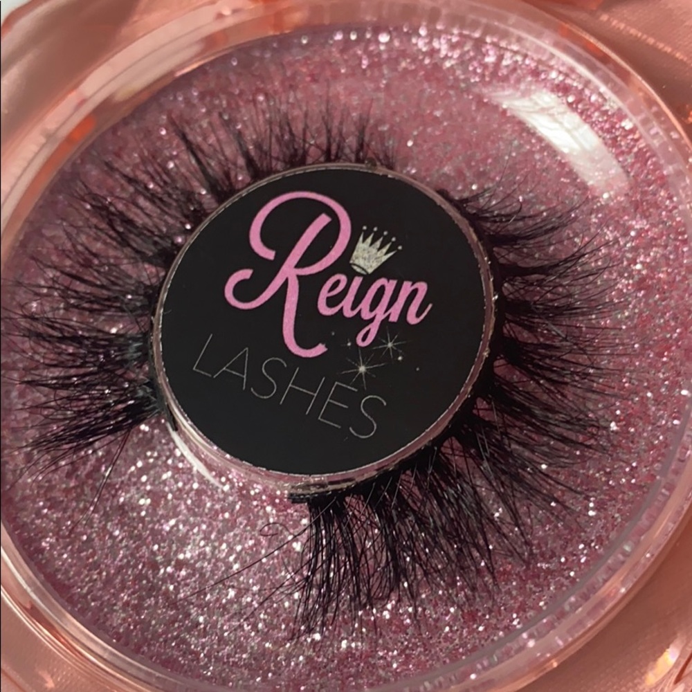 Reign Lashes “Sky” 🌈 Never Worn!